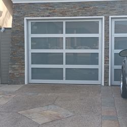 8x8 White/Silver 1 Car Garage Door + Track