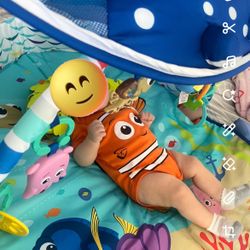 Disney Baby Finding Nemo Mr. Ray Ocean Lights & Music Activity Play Gym
