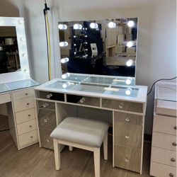 White Mirror Led Hollywood Makeup Vanity 