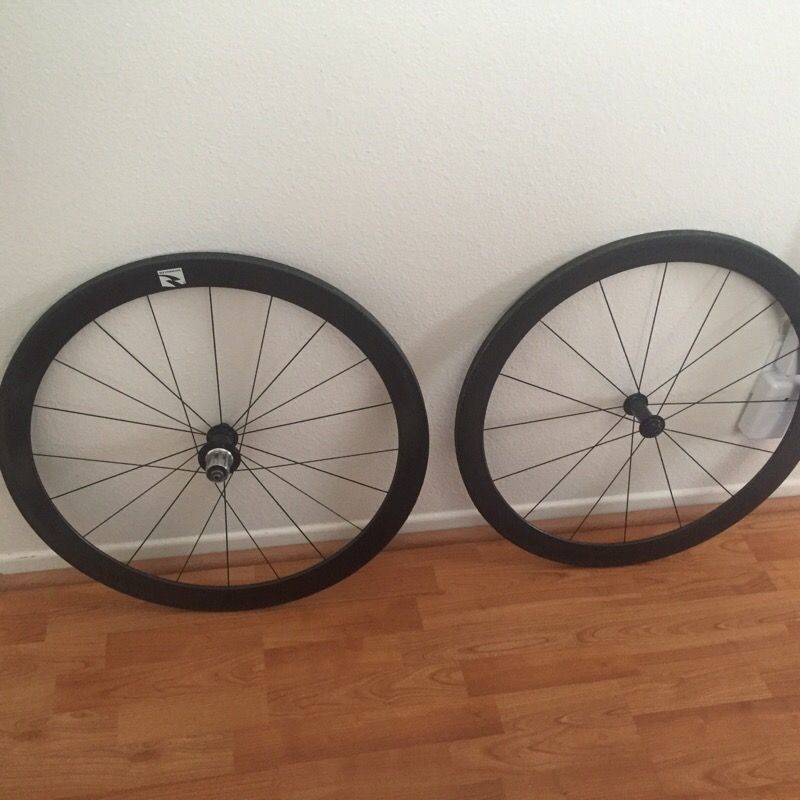 Reynolds DV46 carbon wheels