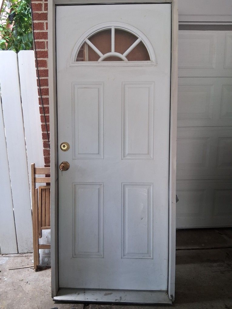 32 Inch Exterior Wood And Metal Rigth Hand Door With Frame And Lock Key