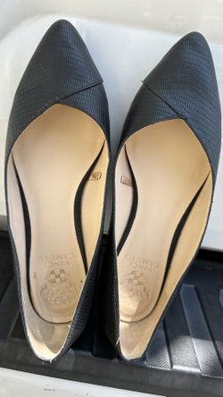 Vince CAMUTO Flats