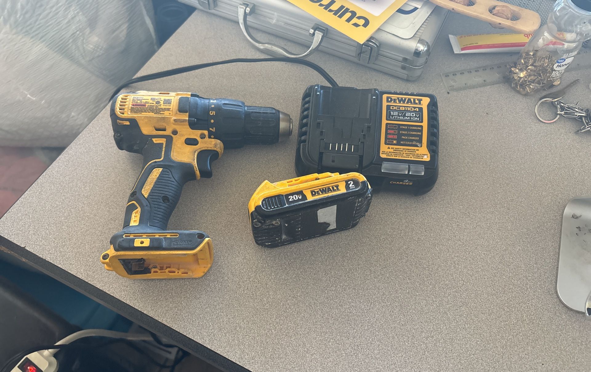 Drill Dewalt 20v