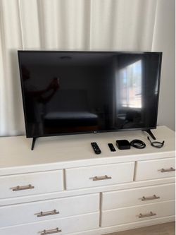 LG 50” Smart TV + Apple TV Bundle