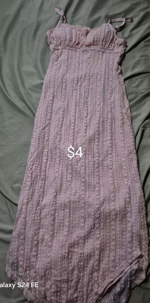 Women Size Small. Pants Size 2-4