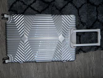 New York XPress Silver Hard Shell Spinner Luggage Suitcase