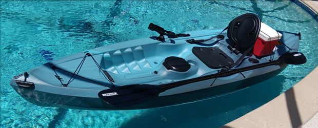 KAYAK NEW 10FT LIFETIME TAHOMA KAYAK WITH PADDLE