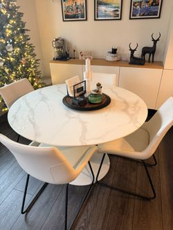 White Glass Table And Chairs