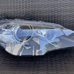 2010 2011 2012 2013 BMW X5 E70 Right Passenger Side Xenon Headlight OEM