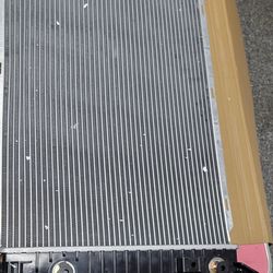 2014 ----2019 Chevy Silverado, Tahoe/GMC Sierra, Yukon/Cadillac Escalade radiator