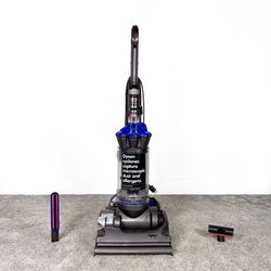 Dyson DC-33 Animal Vacuum Cleaner w/ attachments