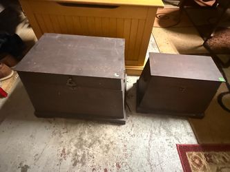 Wooden display boxes