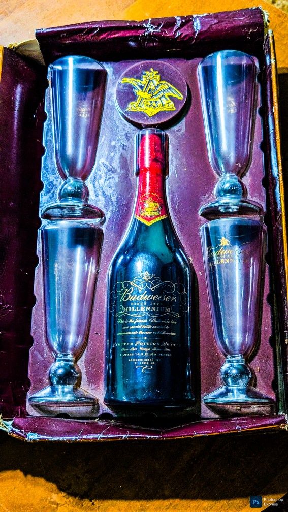 Budweiser Limited Edition Collectors Set