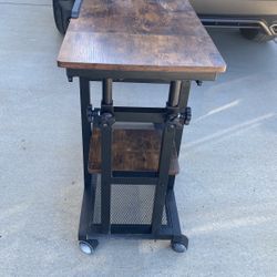 Adjustable End Table 