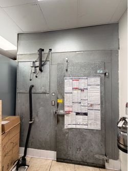 Commercial Walk-In Cooler / Refrigerator – Great Condition