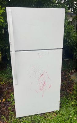 White Top-Freezer Refrigerator