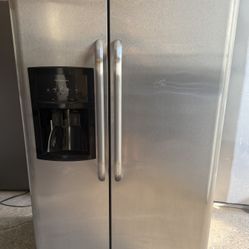 Side by Side Refrigerator 