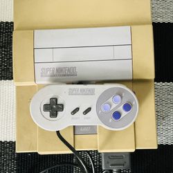 Super Nintendo SNES SNS-001 System Console With OEM Controller