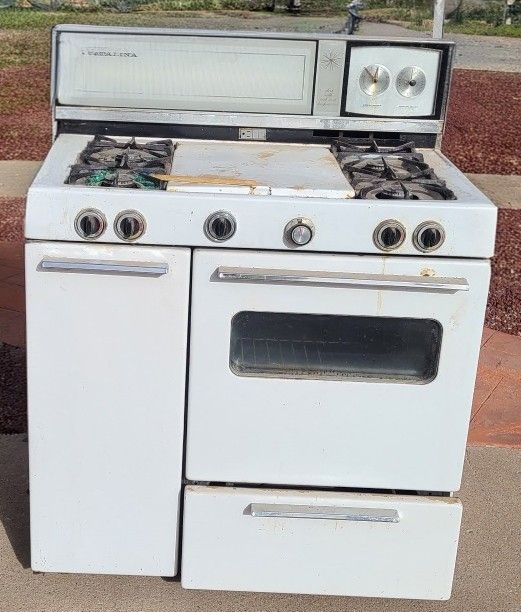 Magic Chef Vintage Catalina Stove