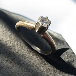 14 K DIAMOND RING 