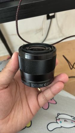 Sony 28mm standard lens SEL28F20