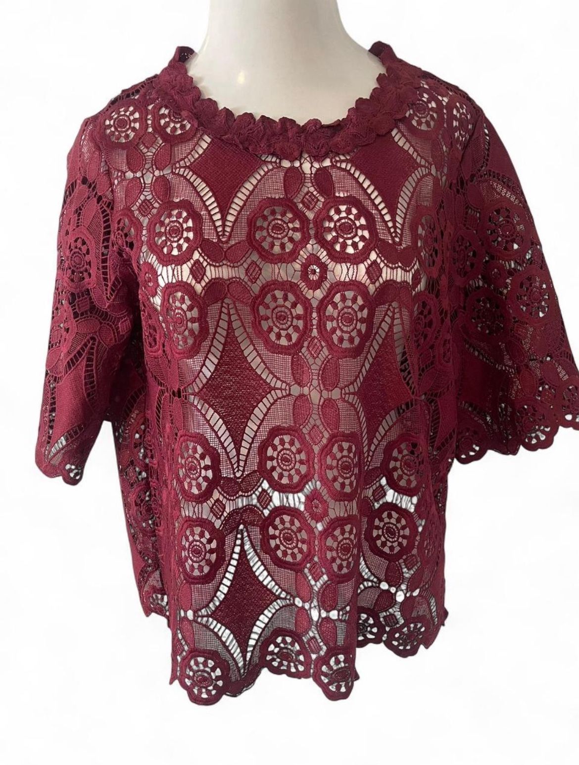Size L Lace Burgundy Top