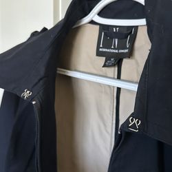 Elegant Winter Jacket- Size: Medium 