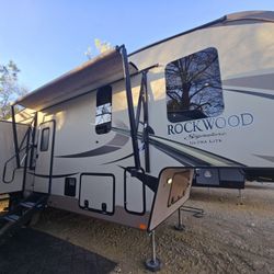 Rv Camper ROCKWOOD 2019 $24000