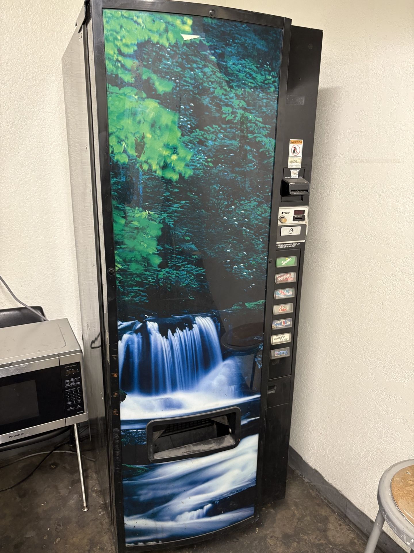 Dixie-Narco 501E (Model DN 501E, R134a refrigerant)