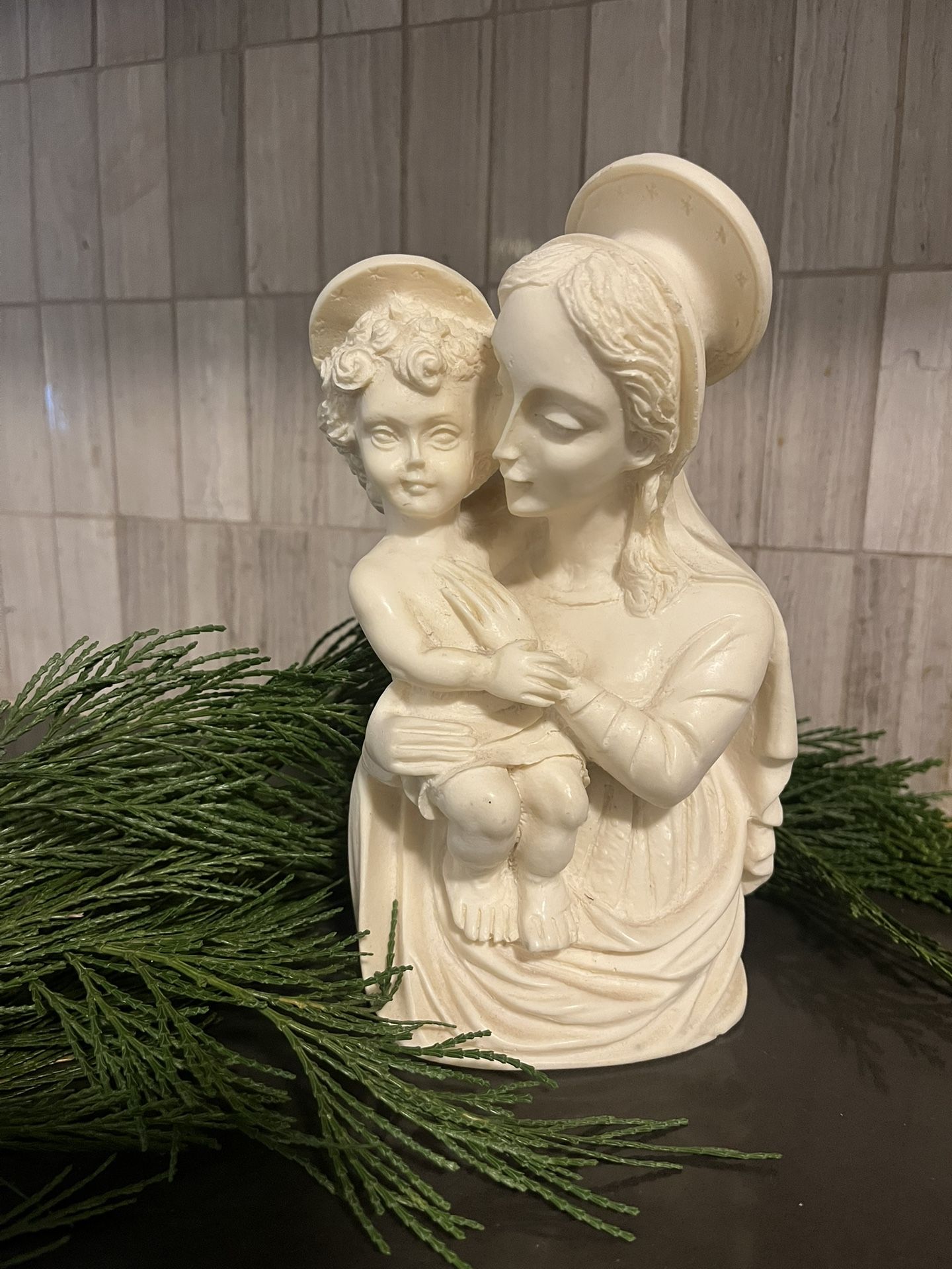 Vintage Carved Mary And Jesus Figurine 