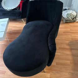 Meridian Velvet Chaise with Curved Back