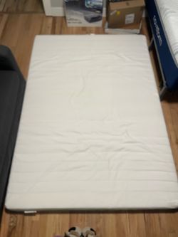 Full-sized mattress pad/topper