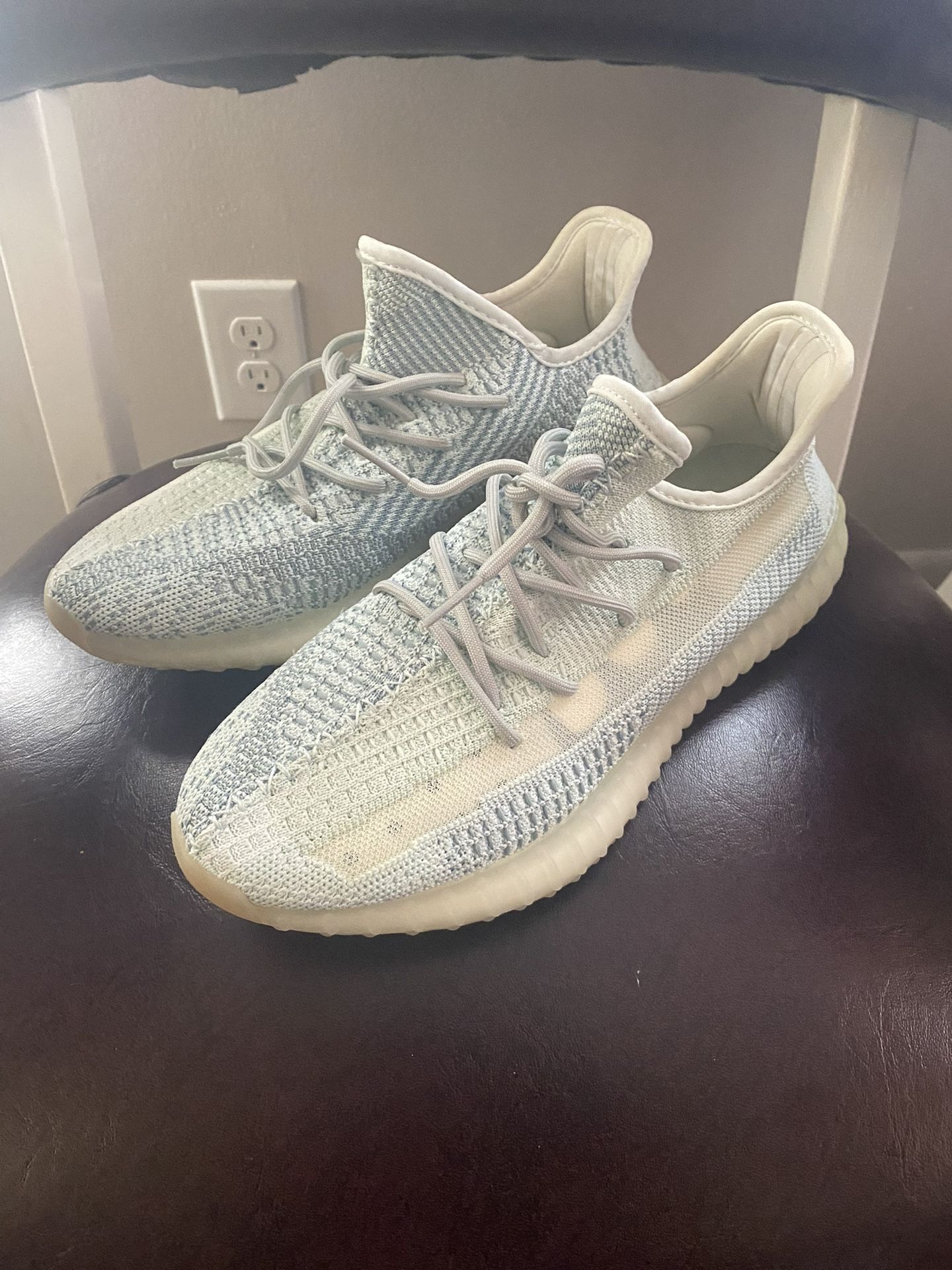 Yeezy 350 boost (Cloud White)