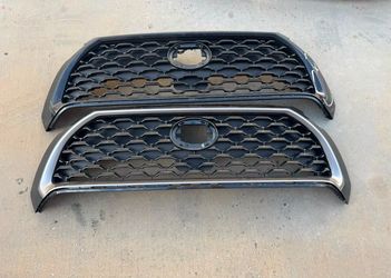 2022 - 2024 TOYOTA COROLLA CROSS GRILL OEM