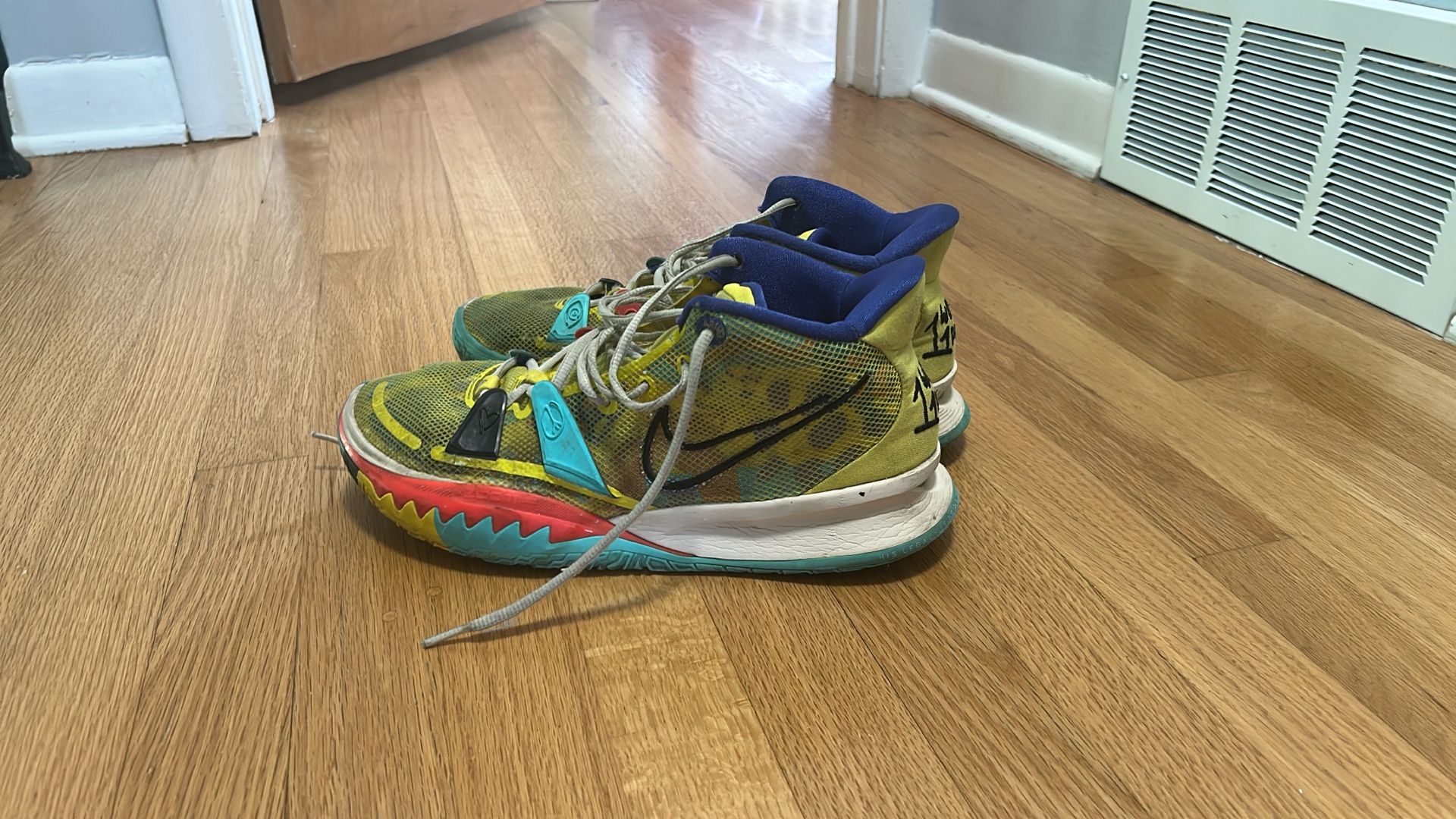 Nike Kyrie 7 1 World 1 People Yellow