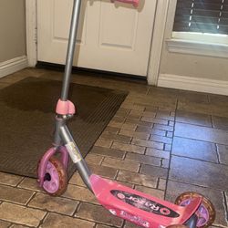 🛴 Razor Sweet Pea 3-Wheel Scooter – Pink – Great Condition
