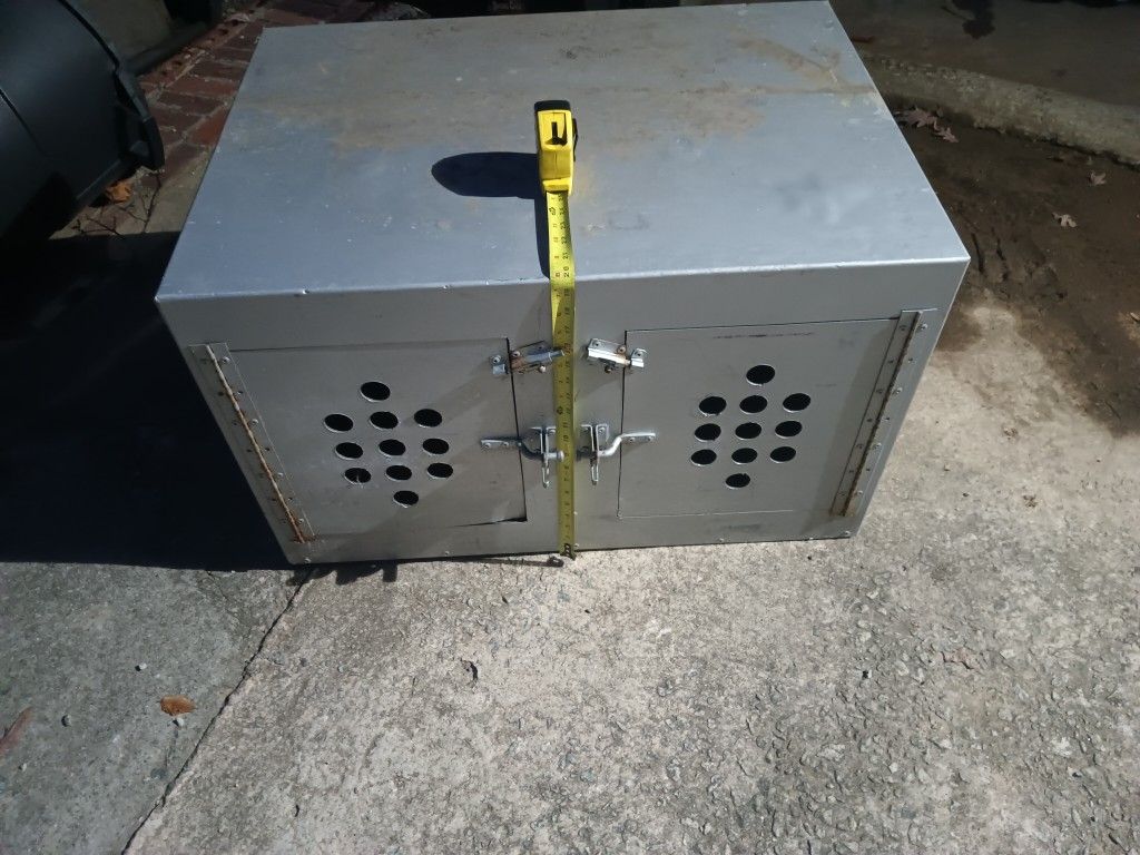 Dog Box