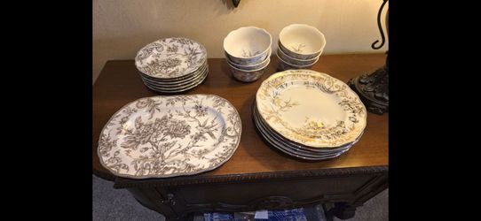222 Fifth Adelaide Gold Fine China