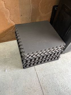 Gray Foam Interlocking Floor Tiles