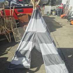 Price Is Firm.. Children's Indoor Outdoor Teepee Playhouse
