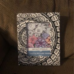 Drawable Picture Frame 