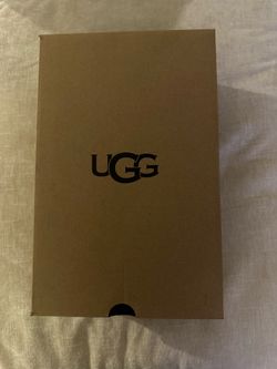 Ugg Slippers (W Size 9)