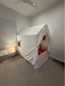 Pottery Barn Kids FULL Camden House Bed, Simply White, with the white house cover/canopy included