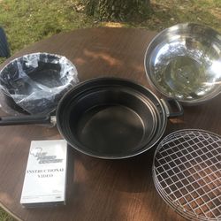 Brand new cooker with accessories and paperwork only $25 firm