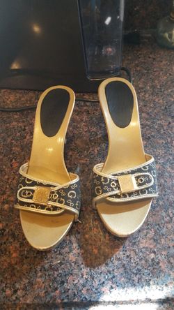 Size 9 Gucci women shoes