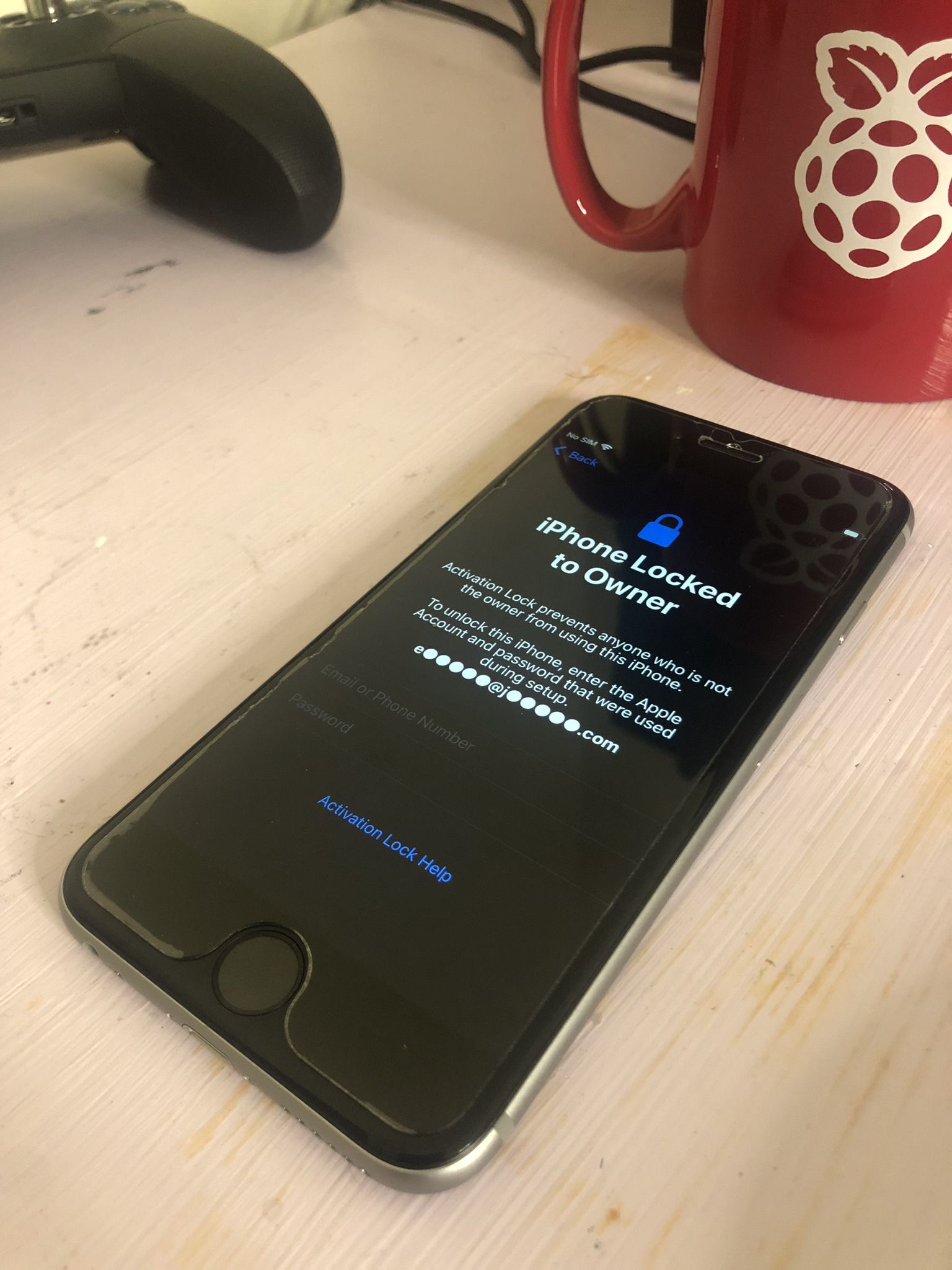 iPhone 6s 64GB (Space Gray) Locked to Owner