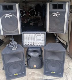Peavy Speaker And Samson Speaker And Power Mixer Alesis With Speaker Stand