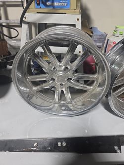 4 staggered US Mags wheels