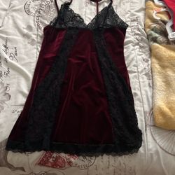 medium large night gown