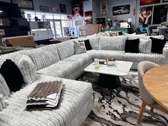 Oversized sectional! $3099 🤍🔥 Any fabric & color!